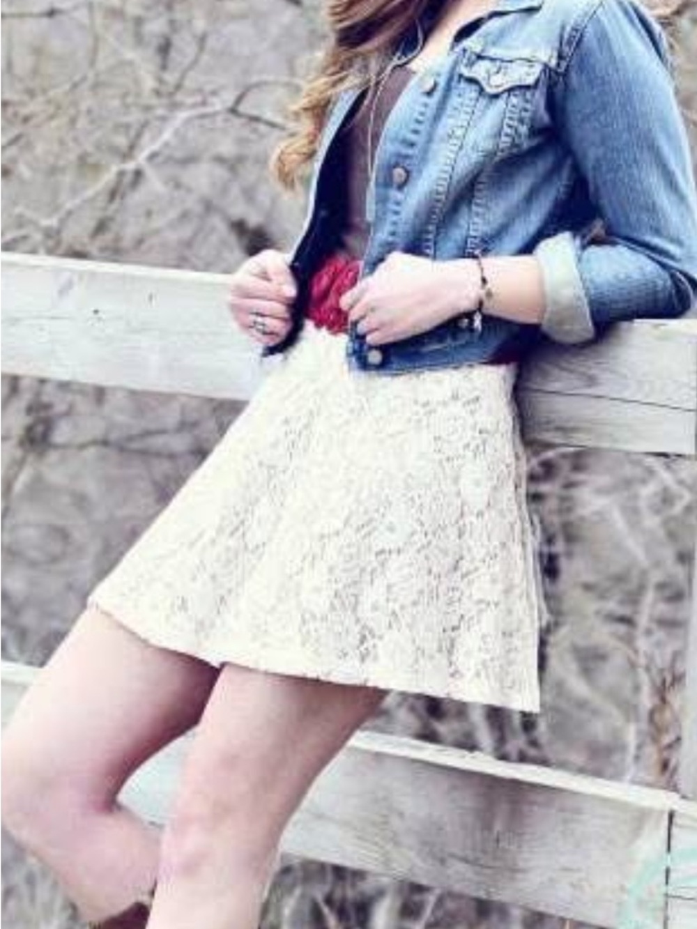 Lace skirt, size M